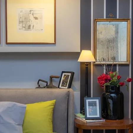 Apartment Pantheon By In