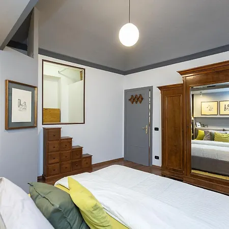 Pantheon By In Apartment