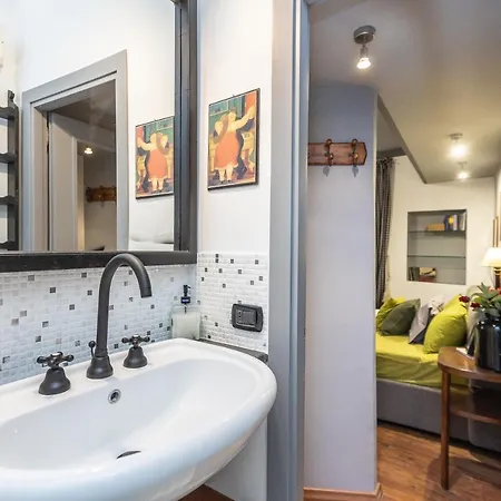 Pantheon By In Apartment