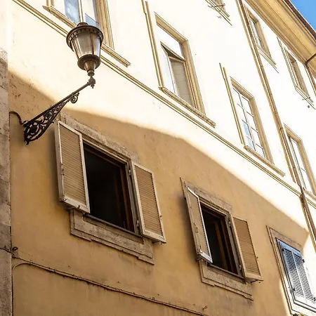 Apartment Pantheon By In Rome