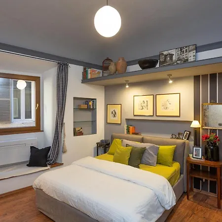 Pantheon By In Apartment Rome